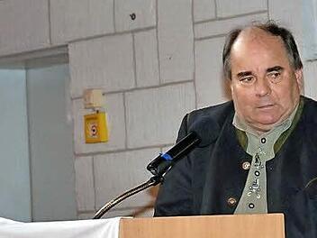 Hermann Feuerpfeil rief auf, die vielfach vorhandenen Beratungsstellen bei Sozialverbänden und in Ämtern zu nutzen. Foto: eh
