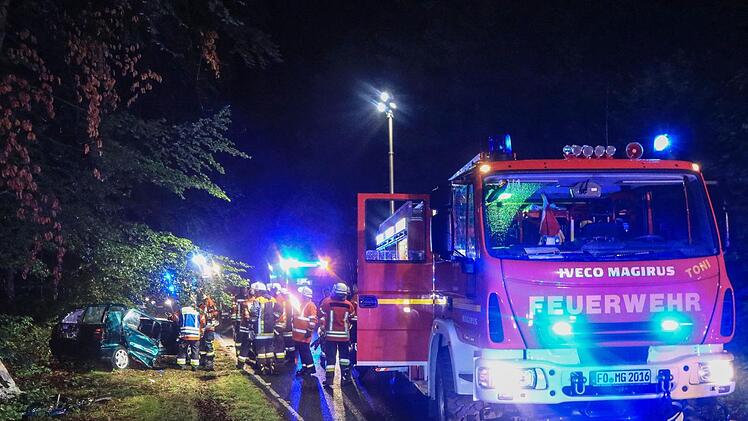 Ein schwerer Unfall ereignete sich in der Nacht auf Samstag bei Wichsenstein. Foto: NEWS5 / Merzbach