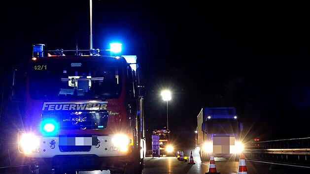 A3 bei Helmstadt: Sechs Fahrzeuge in Unfall verwickelt - Fahrbahn inzwischen wieder frei