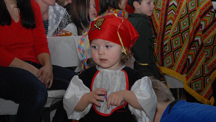 Amelie (2) mag den Fasching