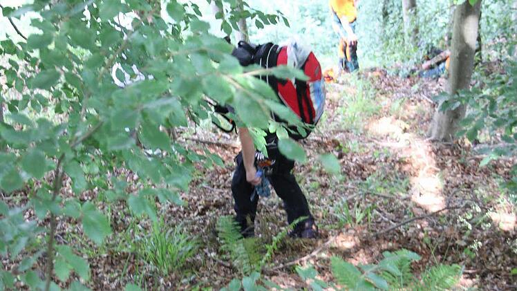 Blick vom Waldweg zum Verletzten  Foto: Friedwald Schedel