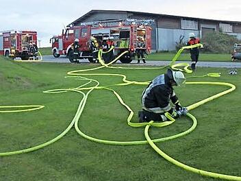 Die Feuerwehren der Gemeinde Steinbach am Wald kassierten für ihre Übung viel Lob. Foto: Veronika Schadeck