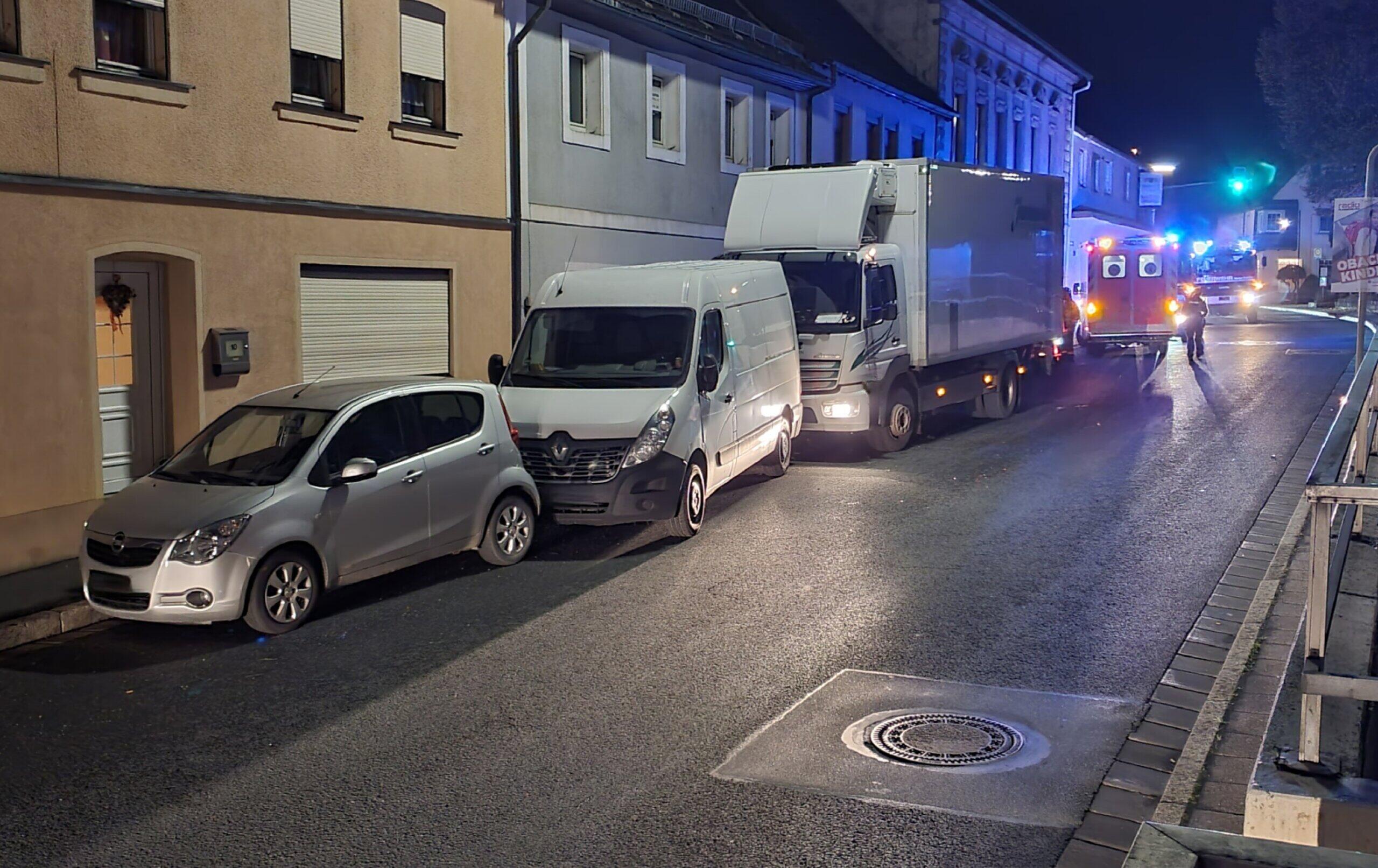 Zwei Unfälle im Kreis Kulmbach Lkw rammt Autos 20 Minuten später