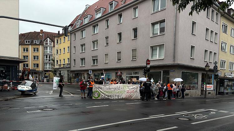 Klausurtagung der Koalitionsfraktionen: Gegendemonstranten protestieren vor Hotel