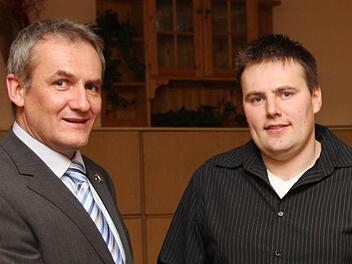 Konrad Rosenzweig (l.) wünscht seinem Nachfolger Jörg Porisch alles Gute. Foto: Galster