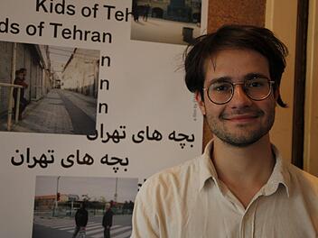 Der Schweinfurter Dokumentarfilmer Daniel Asadi Faezi zeigte im KuK eine Werkschau seiner bisherigen Filme. Der 17-Jährige studiert an der Münchner Hochschule für Film und Fernsehen. Foto: Oliver Schikora