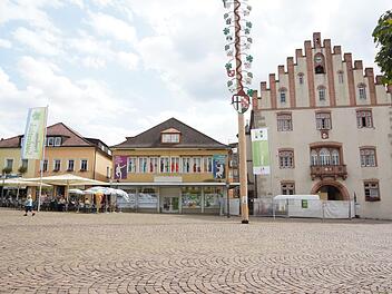So sieht derzeit die Häuserzeile am Marktplatz aus.Foto: Archiv/Arkadius Guzy