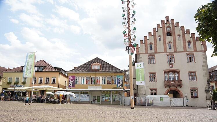 So sieht derzeit die Häuserzeile am Marktplatz aus.Foto: Archiv/Arkadius Guzy
