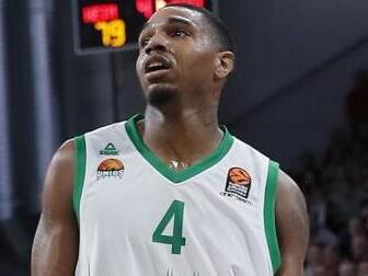 Coty Clarke zeigte mit 20 Punkten und sieben Rebounds eine starke Leistung bei seinem Gastspiel mit Unics Kasan in Bamberg. Foto: D. Löb