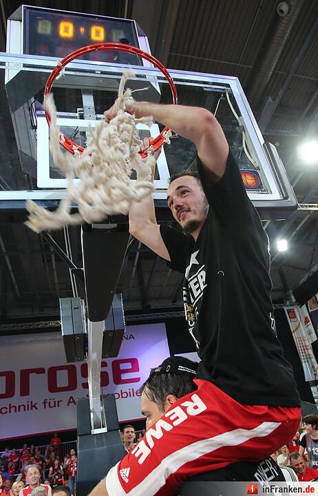 Brose Baskets Bamberg - FC Bayern München