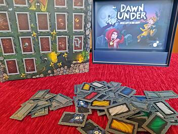 Dawn Under im Test - Außergewöhnliches Familien-Memory in Friedhofskulisse