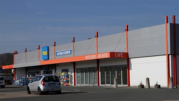 Vor dem Neubau von Aldi in Ebelsbach muss der ehemalige "Shopping-Center" abgerissen werden.G&uuml;nther Geiling