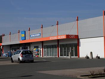 Vor dem Neubau von Aldi in Ebelsbach muss der ehemalige "Shopping-Center" abgerissen werden.Günther Geiling