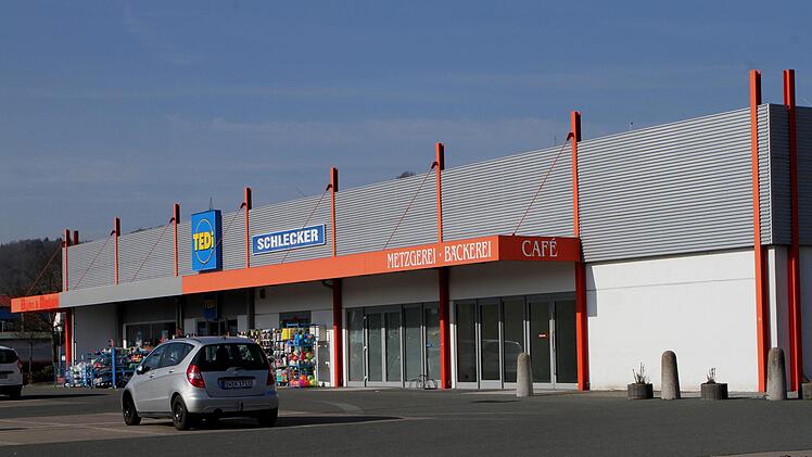 Vor dem Neubau von Aldi in Ebelsbach muss der ehemalige "Shopping-Center" abgerissen werden.Günther Geiling