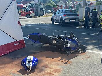 Kronach: Heftiger Unfall auf Kreuzung - Motorradfahrer schwer verletzt