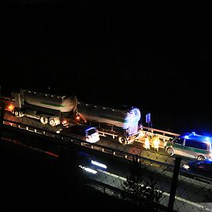 Pannen-Lkw in der A70-Baustelle Würgauer Berg