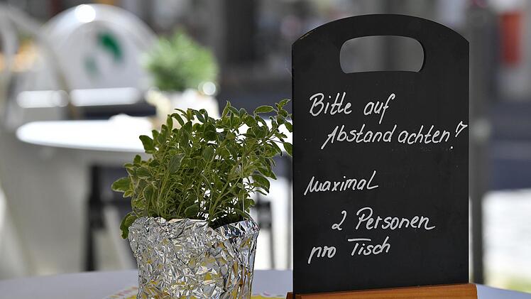 Für Unruhe gesorgt hat im Altlandkreis Bad Kissingen die Botschaft, dass ein Gastwirt positiv auf Corona (Symbolbild) getestet wurde.  Foto: Martin Schutt/dpa