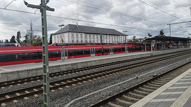 Bahnhof Forchheim, S-Bahn N&uuml;rnberg, Bahn, Zug