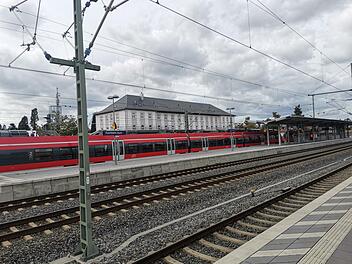 Bahnhof Forchheim, S-Bahn N&uuml;rnberg, Bahn, Zug