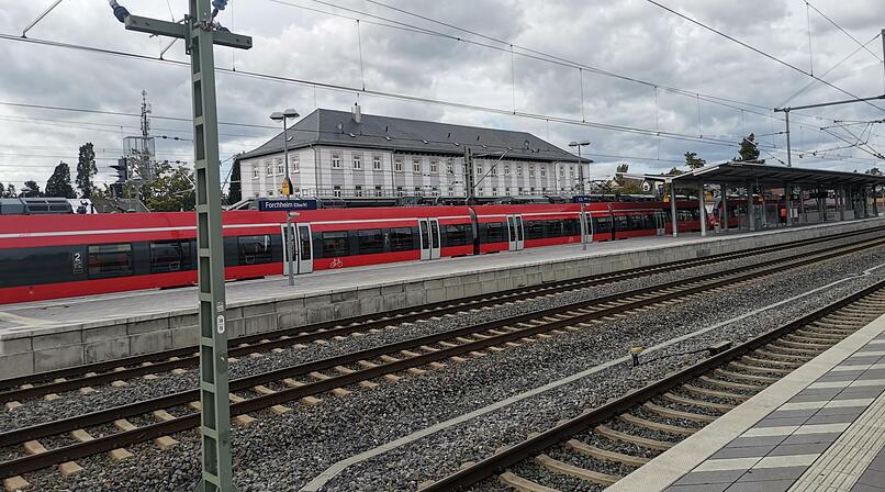 Bahnhof Forchheim, S-Bahn N&uuml;rnberg, Bahn, Zug