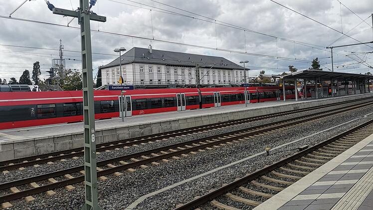 Bahnhof Forchheim, S-Bahn N&uuml;rnberg, Bahn, Zug