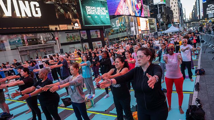 Yoga zur Sommersonnenwende in New York
