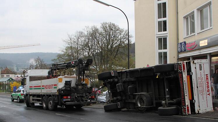 Unfall am Schwaneneck am 12. April 2016. Foto: Ulrike Müller