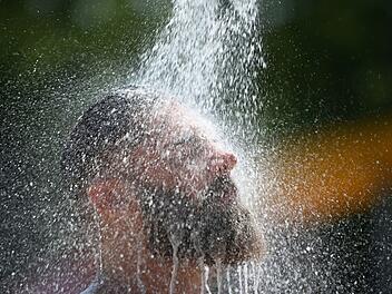 Hilft bei Sommerhitze eine kalte Dusche?