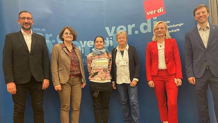 Einstimmig mit einer Enthaltung wurden Doris Berz und Melanie Wascher als Vorsitzende und stellvertretende Vorsitzende von ver.di Schweinfurt gewählt: (von links)  Sinan Öztürk, Linda Schneider, Melanie Wascher, Doris Berz, Marietta Eder und Marti...