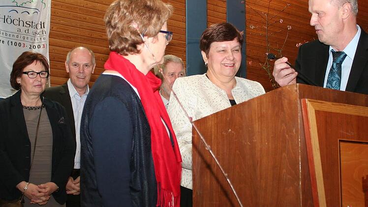 Nina Dyshel (2. v. r.) bei ihrer Auszeichnung Foto: Evi Seeger