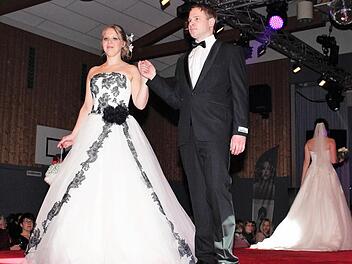 Brautmodenschau bei Murk. Foto: Evi Seeger