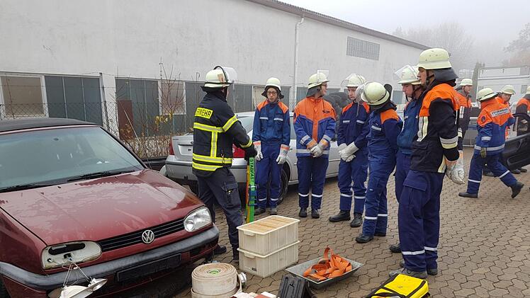 Impressionen von der praktischen Ausbildung zum Truppmann Teil C in  Eltingshausen.Matthias Nöth