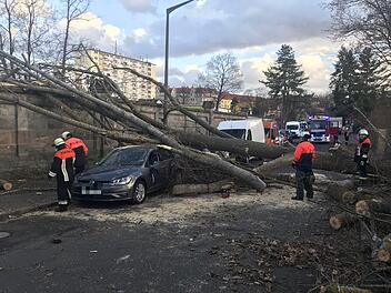 Viele Einsätze für die Feuerwehr in Nürnberg, Fürth und Erlangen. Fotos: News5/Maurer