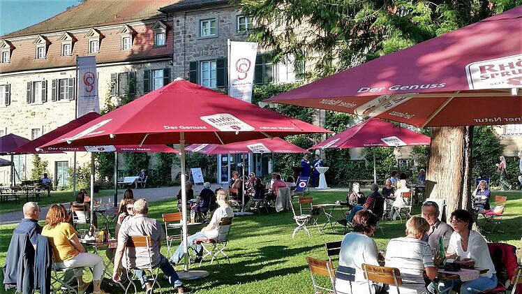 In gemütlicher Runde genossen zahlreiche Museumsgäste das Sommerfest des Museums Obere Saline.