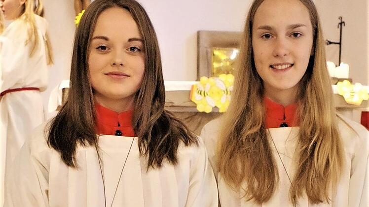 Beim Gottesdienst zum Pfarrfest wurden die langjährigen Ministrantinnen Benita Oberkofler und Lea Schuberth verabschiedet.