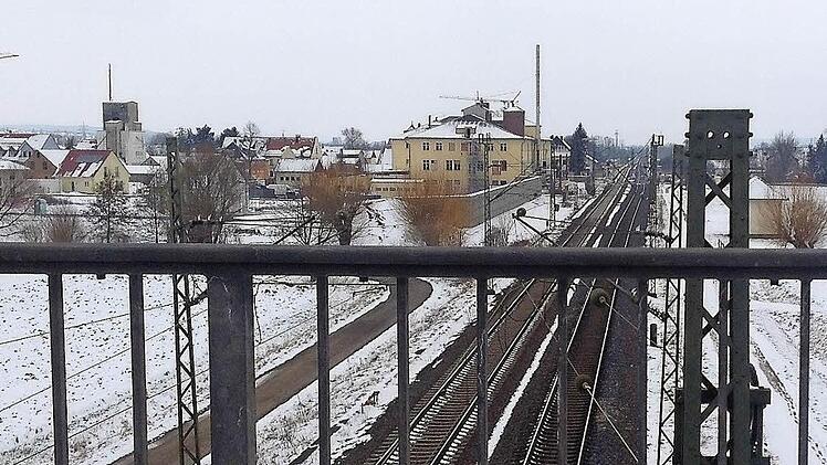 Die bisherige zweigleisige Strecke beim Bahnhof Eggolsheim.