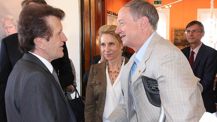 IHK-Präsident Friedrich Herdan im Gespräch mit US-Botschafter John B. Emerson. Foto: Simone Bastian