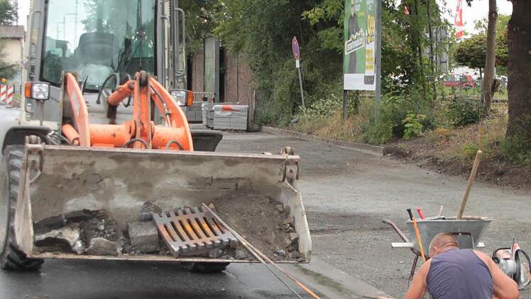 Die Arbeiten am Schwedensteg gehen voran. Foto: Silvia Vießmann