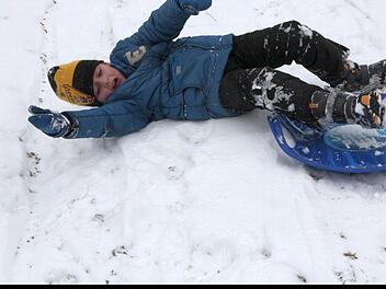 Auch Tim purzelt im Schnee