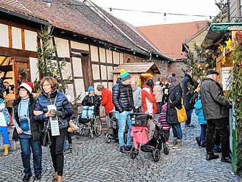 Weihnachtliches Flair rund um die Kirchengaden