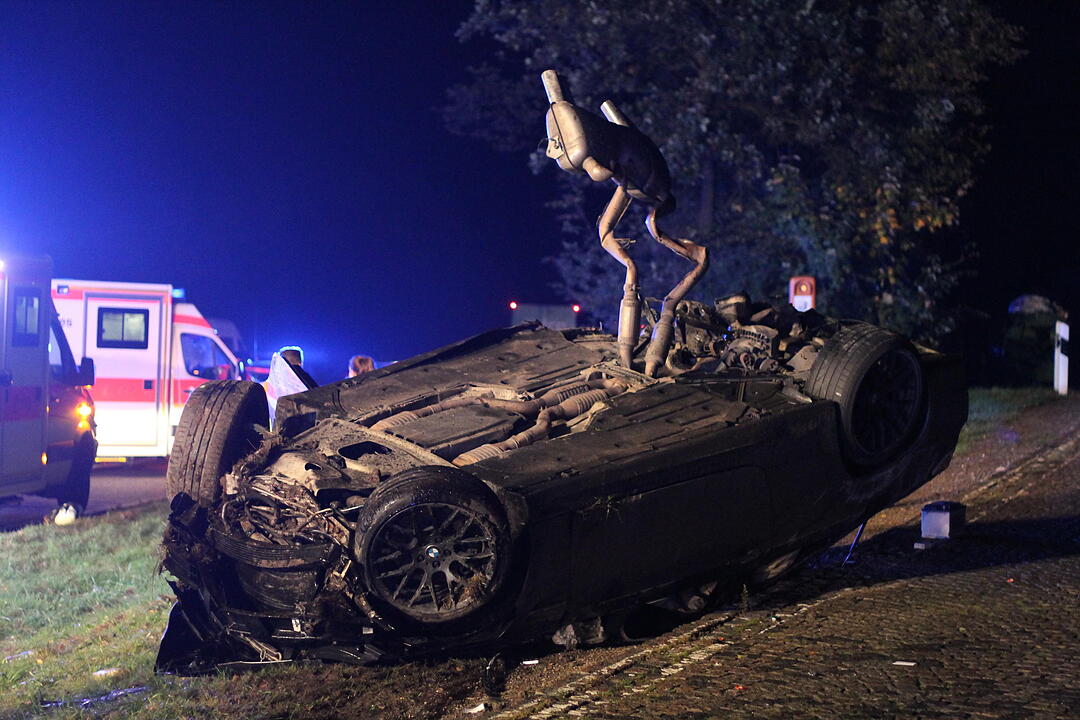 Bamberg: BMW überschlägt sich auf A3