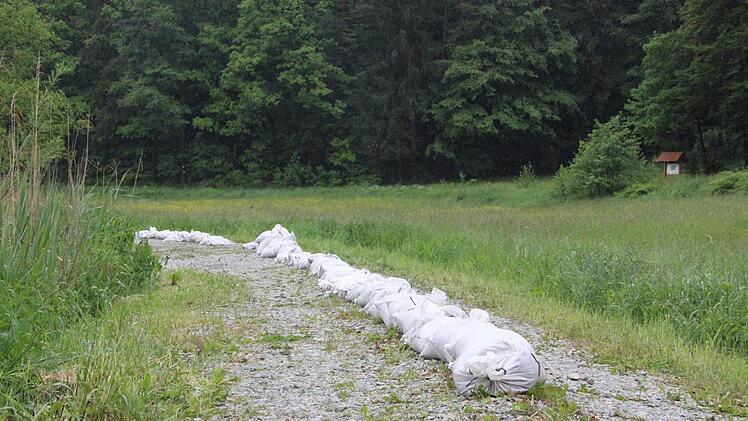 Sandsäcke hielten das Wasser ab.