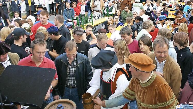Welche Biersorte zapfen die Ratsherren heuer an? Die Besucher dürfen im Vorfeld entscheiden. Auf jeden Fall kommt es von einer neuen Brauerei. FT-Archivfoto: Ralf Kestel