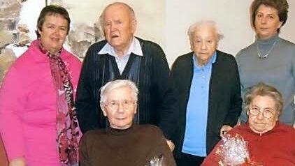 Der Heimbeirat: (von links) Anneliese Albert, Johann Friedel, Valeria Helmrich, Edeltraud Weber und Anna Kaiser mit Heimleiterin Dagmar Schirling. Foto: Juliusspital