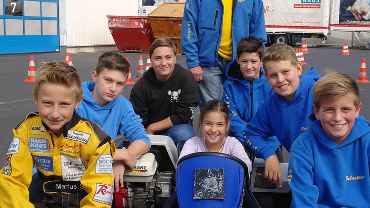 Das Jugend-Kart-Team des MSC Bad Brückenau mit Trainer Steffen Hippler.