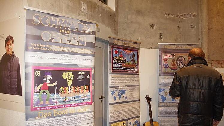 Die Ausstellung "Schwarz ist der Ozean" stieß auf reges Interesse.