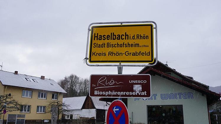 Bischofsheim liegt an der Rhön und der Ortsteil Haselbach in der Rhön.  Nun soll Bischofsheims amtliche Bezeichnung künftig auch "in der Rhön"  lauten, ein entsprechender Antrag wird auf den Weg gebracht. Foto:  Marion Eckert