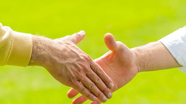 Arzt warnt vor Infektionen durch das H&auml;ndesch&uuml;tteln