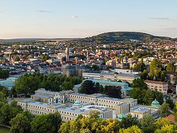 Bad Kissingen ist zuletzt kontinuierlich gewachsen, der Wohnraum ist knapp. Im Stadtrat gab es zuletzt eine längere Aussprache zum Thema.
