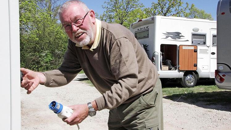 Werner Pickard aus Gummersbach kommt schon seit 15 Jahren mit seinem Wohnmobil nach Forchheim.